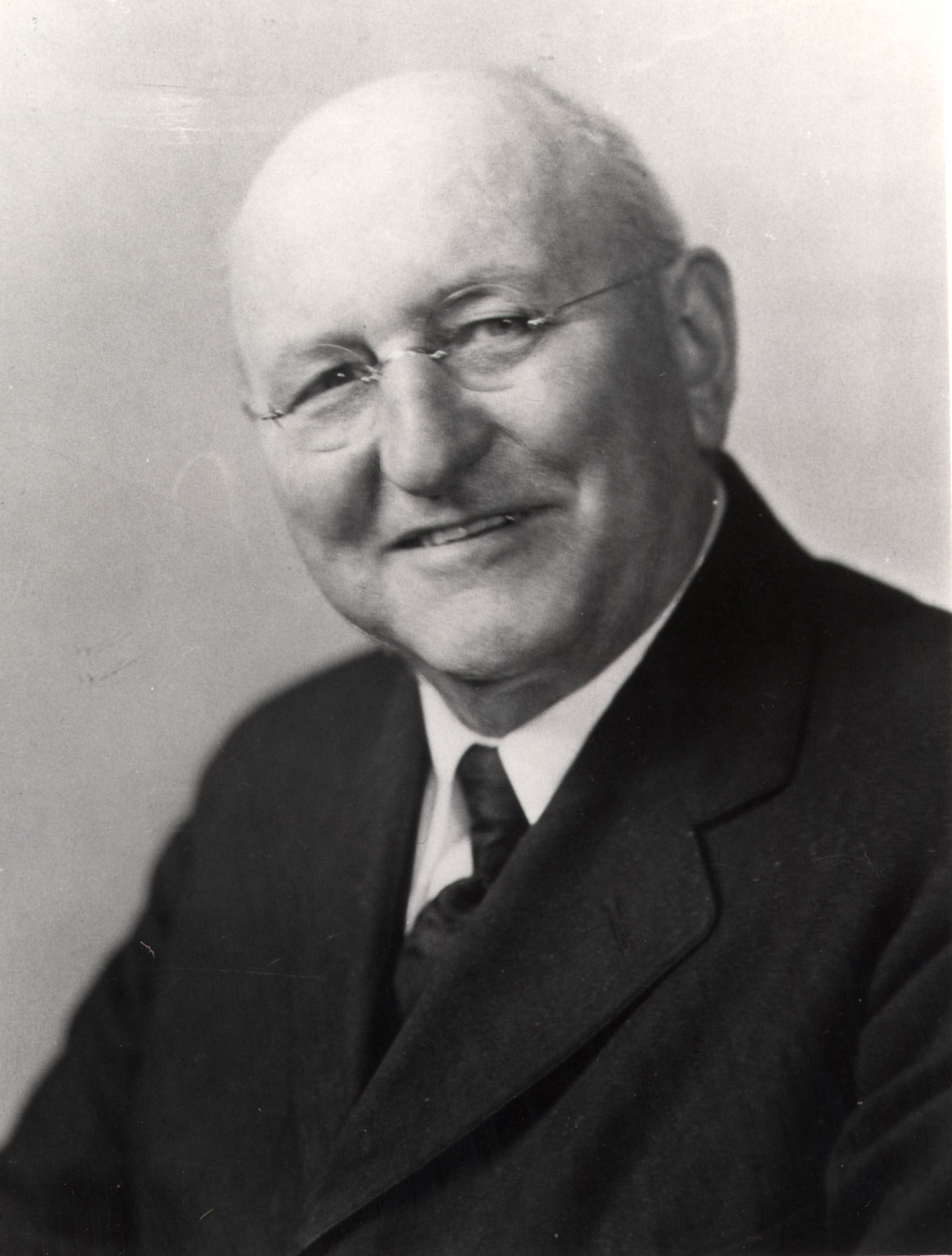 Edgar Helms